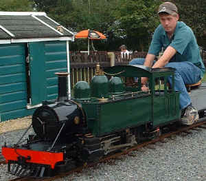 lyn_nc.jpg (414840 bytes)